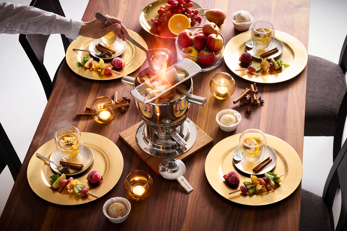 6982-20_Samba_Feuerzangenbowle_Tisch